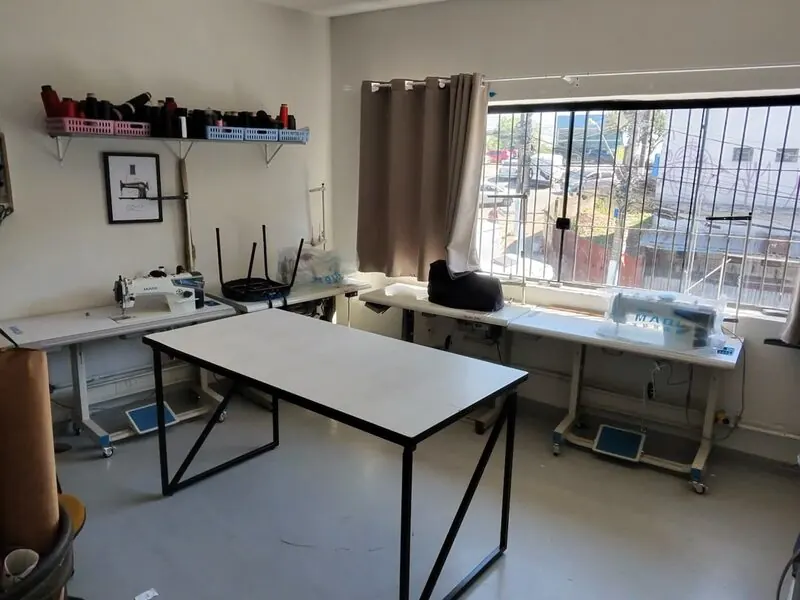 Sala de corte e costura da sede